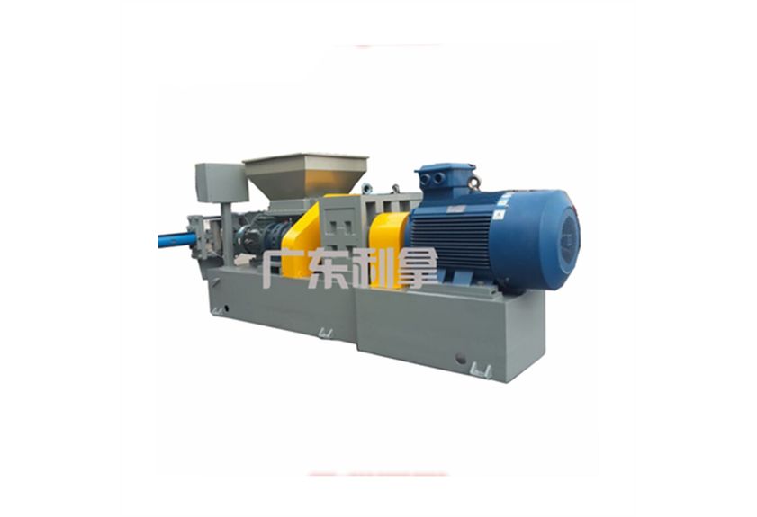 廣東利拿實業(yè)：熔噴布擠出機的創(chuàng)新與應用